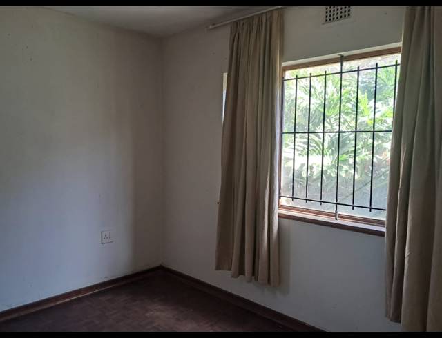4 BEDROOM HOUSE FOR SALE IN SEA VIEW